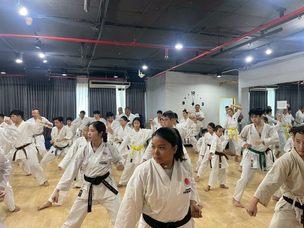 Participants of all ages training together at the 2025 seminar