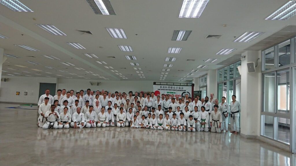 Large group photo of participants at Siam Camp 2019